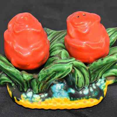 Vintage Ceramic Red Rose Buds in Leafy Tray Salt and Pepper Shakers 3 Piece Set
