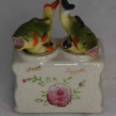 Vintage 1950"s Fish Nodder 3 Piece Salt and Pepper Shaker Set
