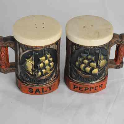 Vintage Ceramic Napcoware Clipper Ships Mariner's Inn Tankards Salt and Pepper Shakers Made in Japan