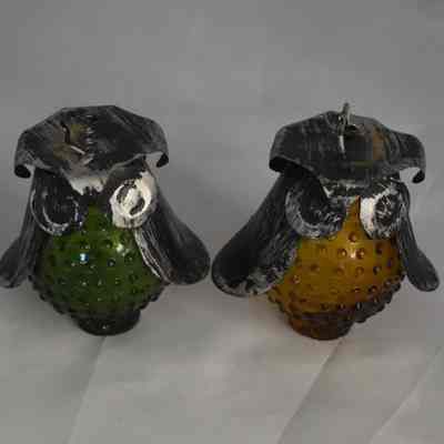 The owl salt and pepper shakers without the metal stand.
