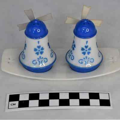 Back and size comparison of windmill salt and pepper 3 pc. set.