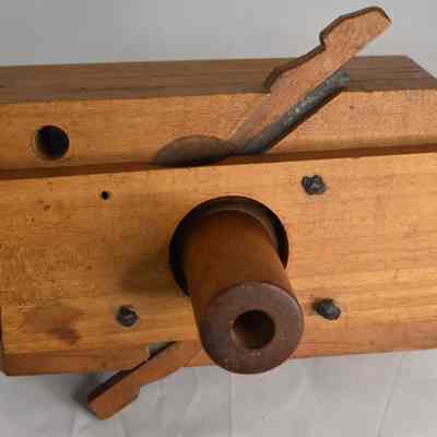 Top of dowel threader.