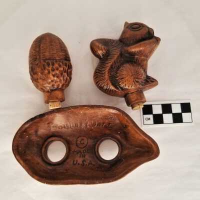 Basin- 2022.1.65a, Acorn- 2022.1.65b, Squirrel- 2022.1.65c: Note maker's mark on basin