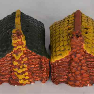 Back of log cabin salt and pepper shakers.