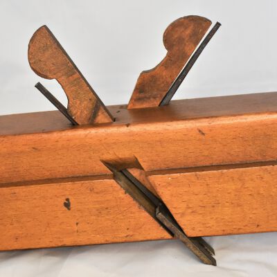 Side of grooving plane with blade