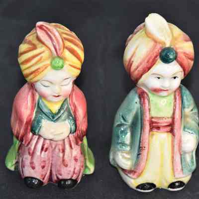 Vintage Man and Woman Wearing Turbans Salt & Pepper Shakers Made in Japan