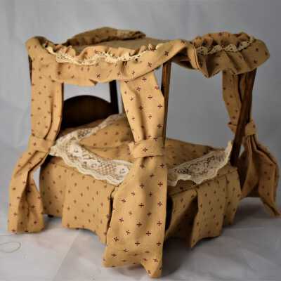 Dollhouse Canopy Bed