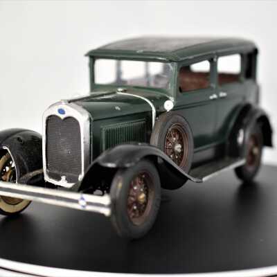 Hubley Town Sedan: Right side
