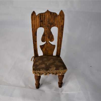 E2021.1.38a-b: h=5in, w=2in (both chairs are the same)