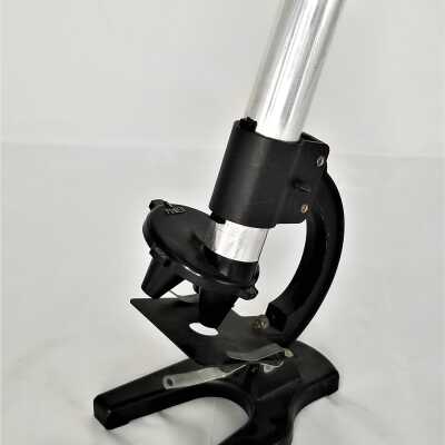 Microscope