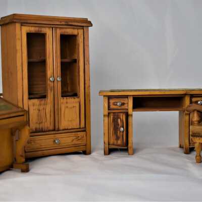 Dollhouse Schneegas Study Set