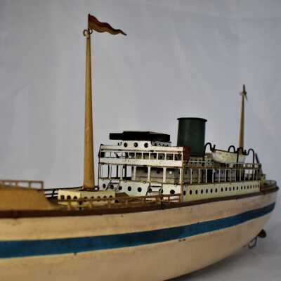 Fleischmann Mechanical Ocean Liner