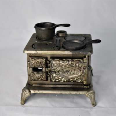 Dollhouse Cast Iron Stove Set