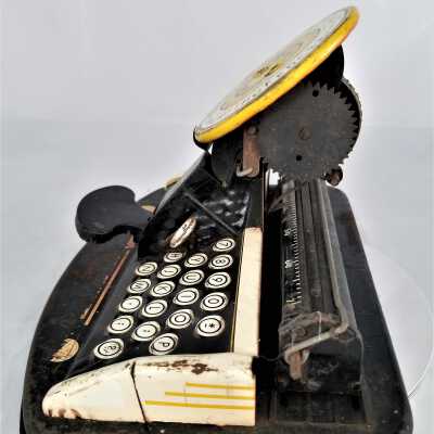 Dial mechanism