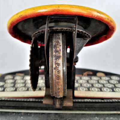 Rotating character stamp