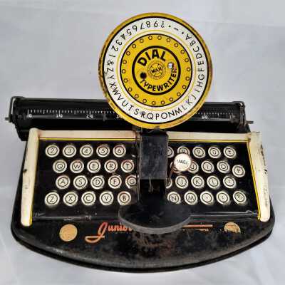 Dial Typewriter Junior