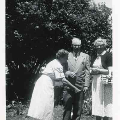 Billy Jones and Two Unidentified Women