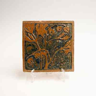 Decorative Bleeding Hearts Tile