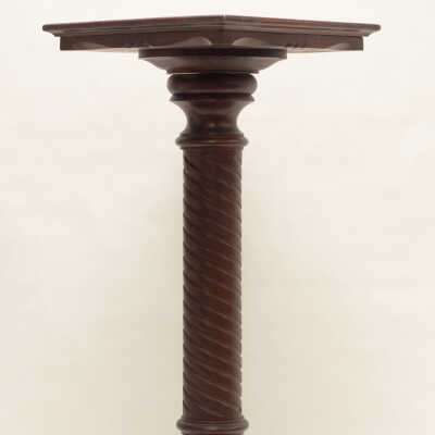 Pedestal Table