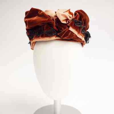 Velvet Bonnet