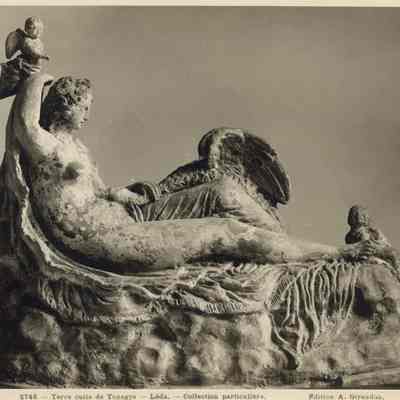 Photograph of Statue