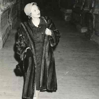 Photograph of Olivia de Havilland