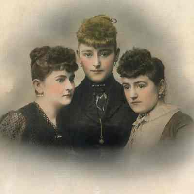 Portrait of Kathryn, Molly, and Helen McKiernan