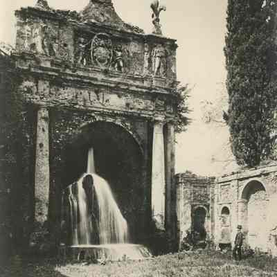 Photograph of Fountain, "Fountain of the Owl"