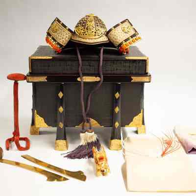 Miniature Kabuto and Accessories