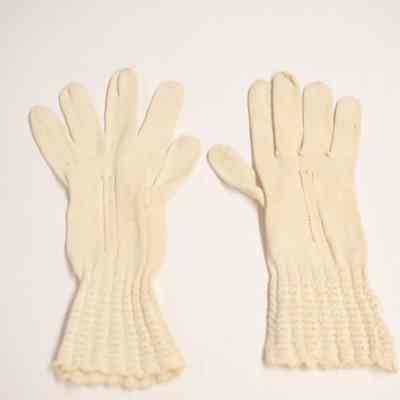 Women's Pair of Gloves