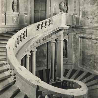Photograph of Staircase in Villa Farnese