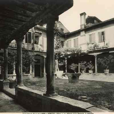 Photograph of San Gregorio Abbey Cloister