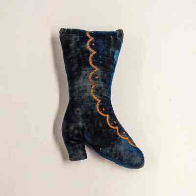 Boot-shaped Velveteen Pincushion