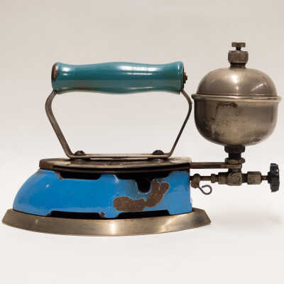 Coleman Self-Heating Iron