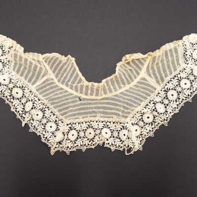 Lace Collar