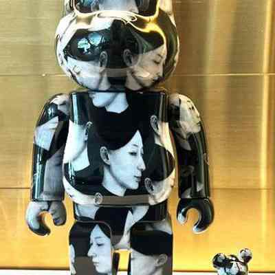 BLACK SCANDAL BEARBRICK 400%
