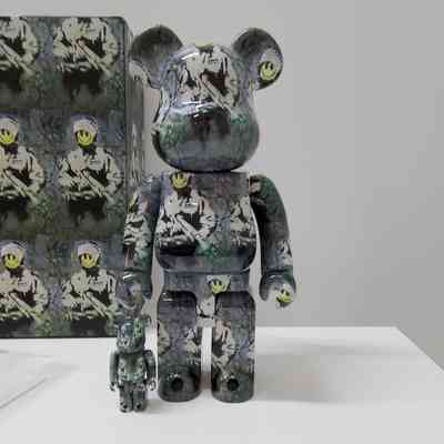 400% Bearbrick RIOT COP