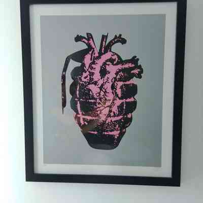 6/50 HANDLE WITH CARE -SILVER BY NICK WALKER