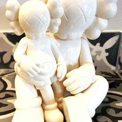 KAWS HOLIDAY CHANGBAI MOUNTAIN VINYL FIGURE (WHITE)