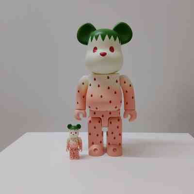 400% SNOW STRAWBERRY Bearbrick