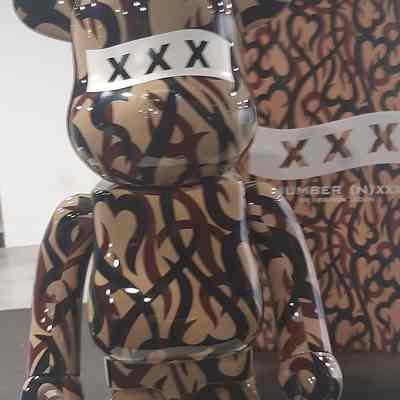 Number (N) XXX BE@RBRICK 1000%