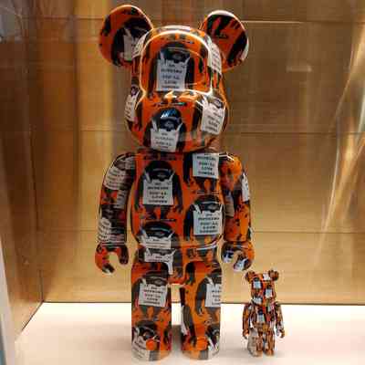 MONKEY SIGN 400% Bearbrick