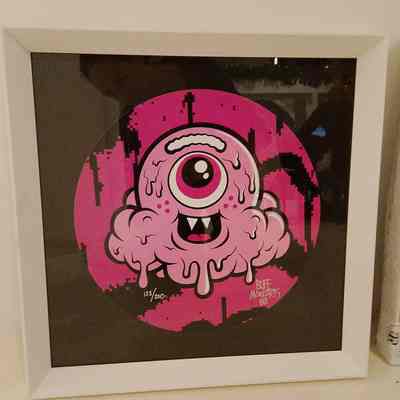 LOOKING UP ROUND Limited Print BY BUFF MONSTER
