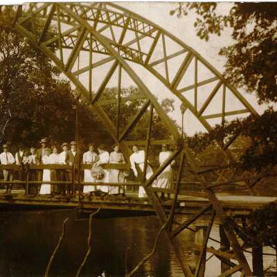 Group on Dunn's Bridge