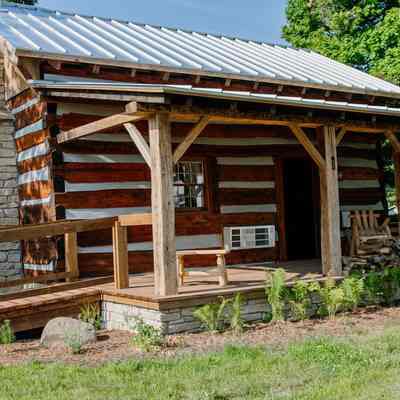 North side of 1835 Barker Family Log Cabin