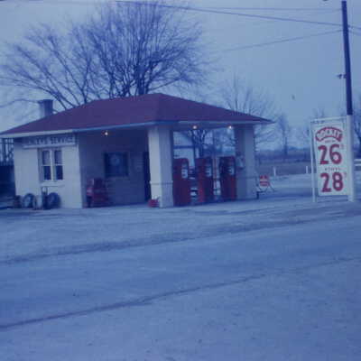 Henley's Service Station