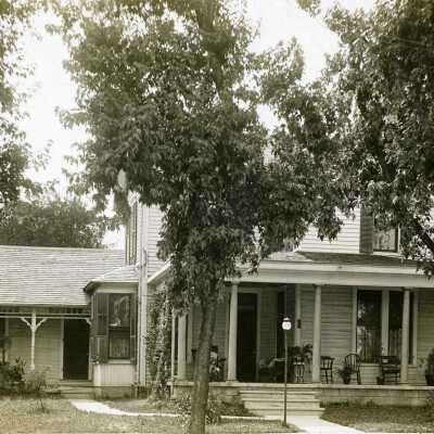 Postcard photograph of home of Robert and Flo Catterson 211 Mill Street