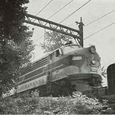 Railroad: Phoebe Snow Streamliner in Short Hills, 1960