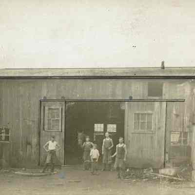 Tichenor: Tichenor's Blacksmith Shop, Millburn Avenue, 1900