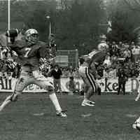          Marty Horn (7) throws to Larry Caplan in the Thanksgiving Day Game, November 29, 1979
   